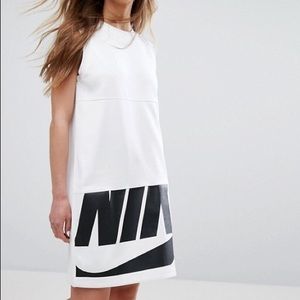 📦MOVING SALE 📦 Nike Dress
